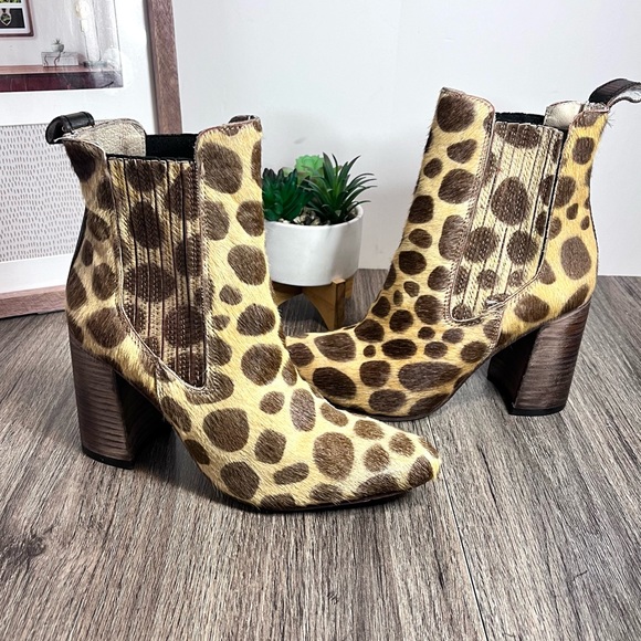 *NWOT FreeBird | Janelle Leopard Print All Leather Heeled Chelsea Booties Size 8 - Picture 2 of 16